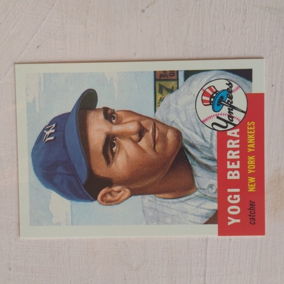 Yogi Berra Topps baseball card # 104 - Picture 1 of 2
